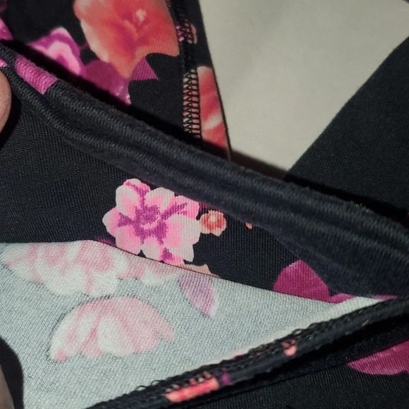 PINK Victoria’s Secret Ultimate Womens Size M Floral Leggings - Picture 9 of 10